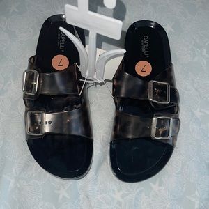 CAPELLI NEW YORK. SANDALS. 7. NEVER USED.
